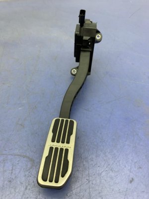 2017-2020 Jaguar F-Pace Accelerator Pedal Assembly (Used OEM)
