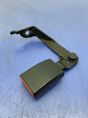 2016-2019 BMW M760i xDrive Seat Belt Buckle - Rear, Right (Passenger) (Used OEM)