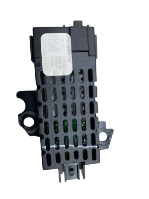 2018-2024 Lincoln Navigator Cargo USB Charger Port Control Module - Rear (Used OEM)