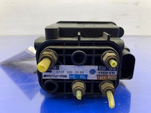 2012-2018 Mercedes-Benz CLS63 AMG Air Suspension Valve Control Block (Used OEM)