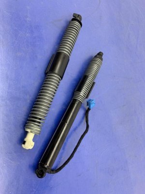 2017-2023 BMW M550i xDrive Power Tailgate Lift Strut Set - Rear (Used OEM)
