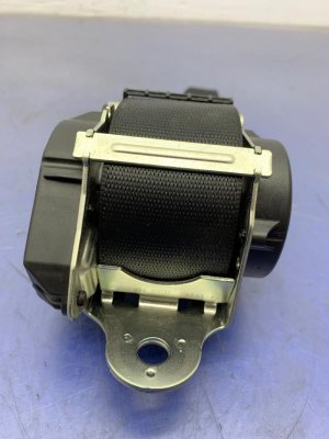 2014-2019 Maserati Ghibli Black Center Seat Belt Assembly - Rear, Right (Passenger) (Used OEM)