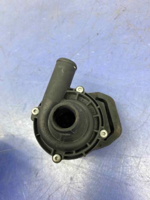 2018-2021 Mercedes-Benz S500 Auxiliary Engine Water Pump (Used OEM)