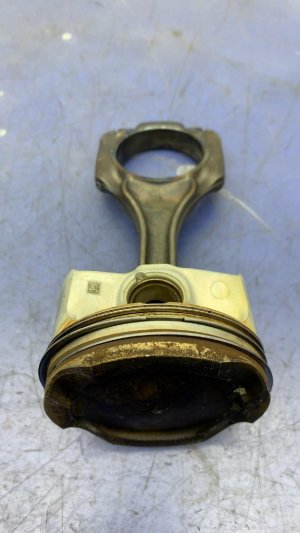  BMW X5 m Engine Piston with Connecting Rod (Used OEM)