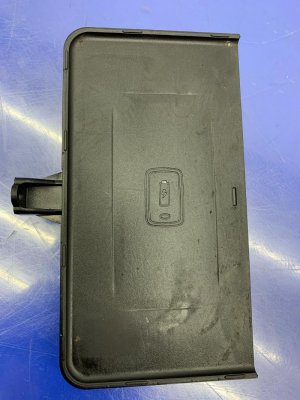 2017-2020 BMW 528i Wireless Charging Device (Used OEM)