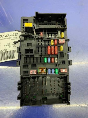 2016-2020 Cadillac CT6 Dashboard Cabin Fuse Relay Junction Box - Front (Used OEM)
