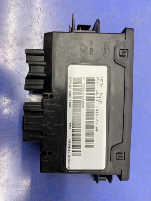 2018-2021 Lincoln Navigator Power Tailgate Liftgate Control Module (Used OEM)