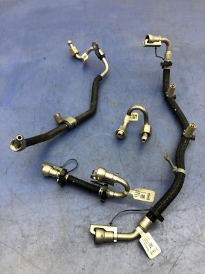 2018-2022 Lincoln Navigator Fuel Injector Rail Set (Used OEM)