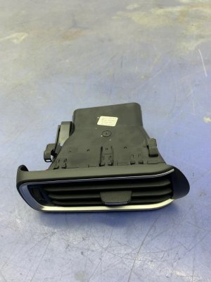 2017-2020 Maserati Levante Dashboard AC Air Vent Grille (Used OEM)