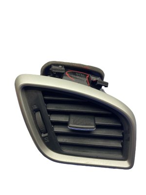 2015-2024 Nissan Murano Upper Air Vent - Front (Used OEM)