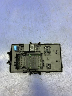 2015-2020 Chevrolet Tahoe Instrument Panel Cabin Fuse Junction Box - Front (Used OEM)