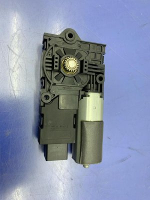 2020-2025 Kia Telluride Sunroof Shade Motor - Rear (Used OEM)