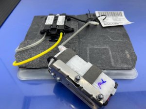 2014-2016 BMW 550i Active Seat Lumbar Support Pump Module - Front (Used OEM)