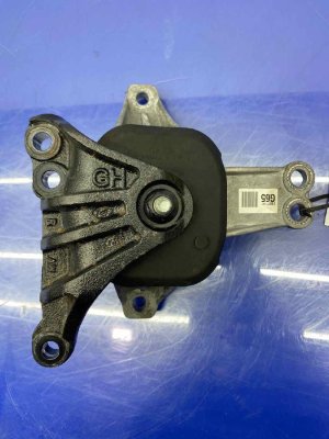2021-2022 Kia Sorento Engine Mount with Bracket - Front (Used OEM)
