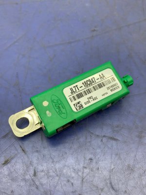 2018-2021 Lincoln Navigator Antenna Amplifier Module (Used OEM)