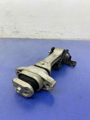 2022-2024 Hyundai Santa Cruz Torque Arm Engine Mount with Bracket (Used OEM)