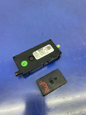 2017-2023 BMW M550i xDrive Roof Radio Antenna Amplifier and Noise Suppression Filter Module Set (Used OEM)