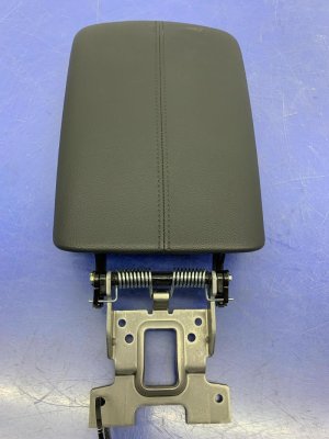 2022-2024 Hyundai Santa Cruz Black Center Console Storage Lid Armrest (Used OEM)