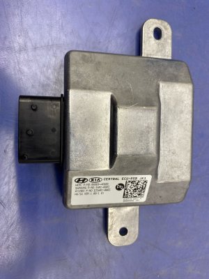 2022-2023 Genesis GV70 Pre-Crash Seat Belt Retractor Control Module - Rear (Used OEM)
