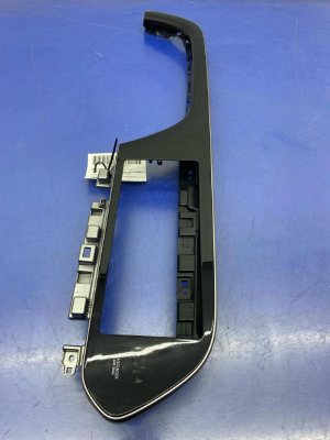 2020-2022 Hyundai Palisade Black Dashboard Speedometer Display Bezel Trim Panel - Front (Used OEM)