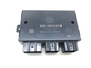 2012-2015 Mercedes-Benz ML350 Trailer and Transfer Case Control Module (Used OEM)