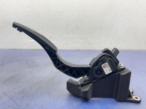 2013-2020 Maserati Quattroporte Gas Accelerator Pedal Assembly (Used OEM)