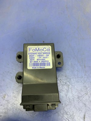 2017-2020 Lincoln Continental Steering Wheel Heater Control Module (Used OEM)