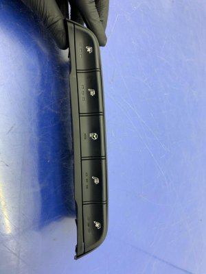 2019-2020 Hyundai Santa Fe Console Heated and Cooling Seat Switch Panel - Front (Used OEM)