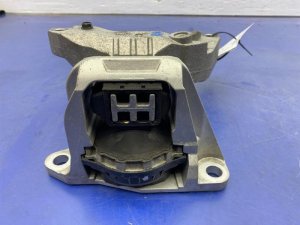 2018-2024 Nissan Kicks Engine Mount Bracket (Used OEM)