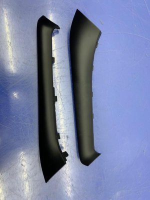 2022-2024 Hyundai Santa Cruz Black Upper Center Console Trim Moldings - Front (Used OEM)