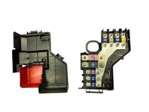 2024-2025 Chevrolet Traverse Engine Fuse Relay Junction Box Block with Cover (Used OEM)