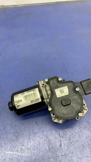 2017-2025 Jaguar F-Pace Windshield Wiper Motor Linkage and Transmission Assembly - Front (Used OEM)