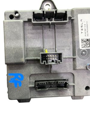 2024-2025 Tesla Cybertruck Door Control Module - Front (Used OEM)