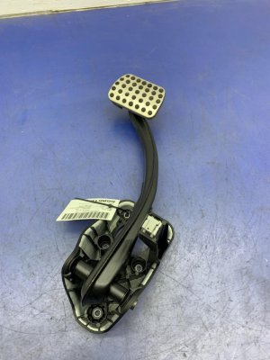 2012-2015 Mercedes-Benz ML350 Brake Pedal Assembly (Used OEM)