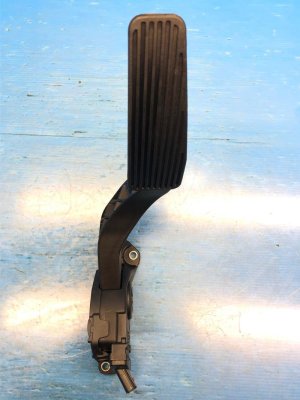 2013-2016 Maserati Quattroporte Accelerator Pedal Assembly (Used OEM)
