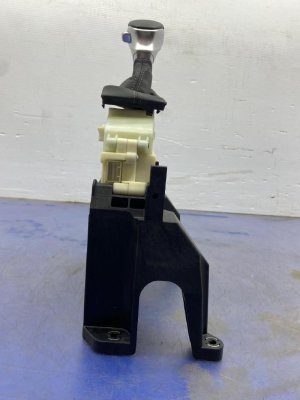2020-2025 Kia Telluride Automatic Transmission Floor Shifter (Used OEM)