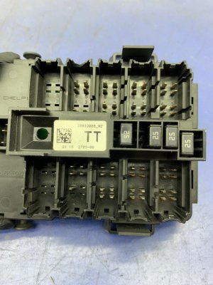 2014 Cadillac Escalade ESV Lower Dash Fuse Relay Junction Block (Used OEM)