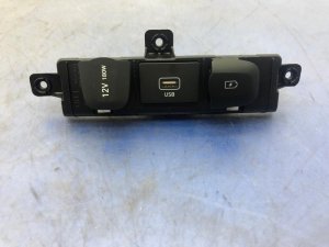 2019-2022 Hyundai Veloster Front Center Console USB Charger Panel Assembly (Used OEM)