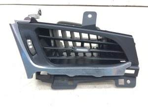 2015-2020 GMC Yukon XL Outer Dash Panel Air Vent - Front (Used OEM)