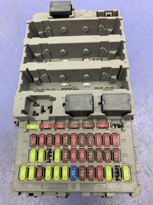 2019-2020 Honda Passport Cabin Fuse Relay Junction Box (Used OEM)