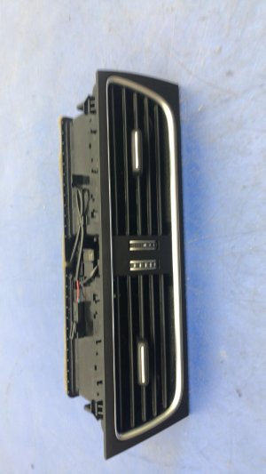 2009-2016 Audi A4 Center Dash A/C Heater Vents (Used OEM)