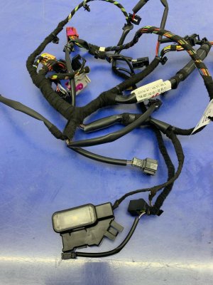 2013-2018 Audi S8 Seat Wiring Harness with Seatbelt Buckle - Front (Used OEM)