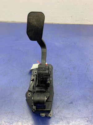 2018-2021 Lincoln Navigator Power Adjustable Accelerator Pedal Assembly (Used OEM)