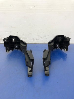 2015-2018 Porsche Cayenne Bumper Inner Guide Support Bracket Set - Rear (Used OEM)