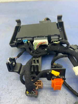 2014-2019 Maserati Ghibli Seat Control Module with Wiring Harness - Front, Left (Driver) (Used OEM)