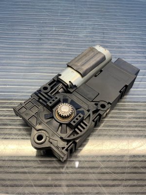2018-2023 Kia Stinger Sunroof Sunshade Motor (Used OEM)