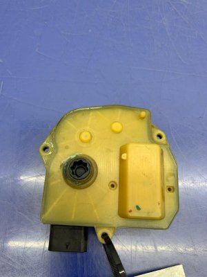 2018-2019 BMW X3 Integrated Thermostat Housing Assembly with Actuator (Used OEM)
