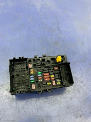 2016-2020 Chevrolet Suburban Cabin Fuse Junction Box - Front (Used OEM)