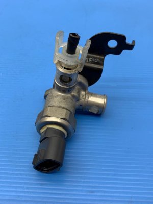 2018-2025 Lexus LS500 Air Suspension Pressure Control Valve Assembly (Used OEM)