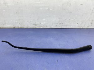 2022-2025 Genesis GV70 Windshield Wiper Arm Set - Front (Used OEM)